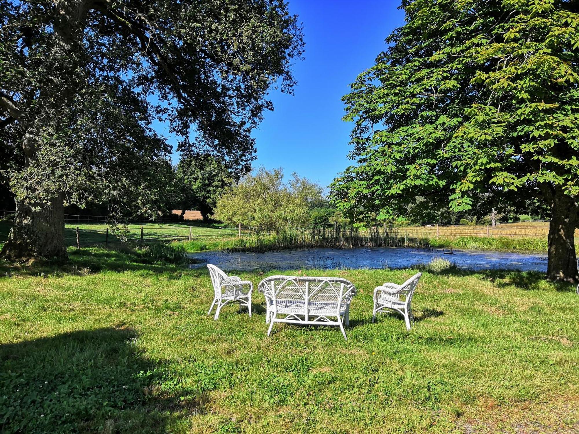 Bed and Breakfast La Marquise Penchee Orsennes Esterno foto
